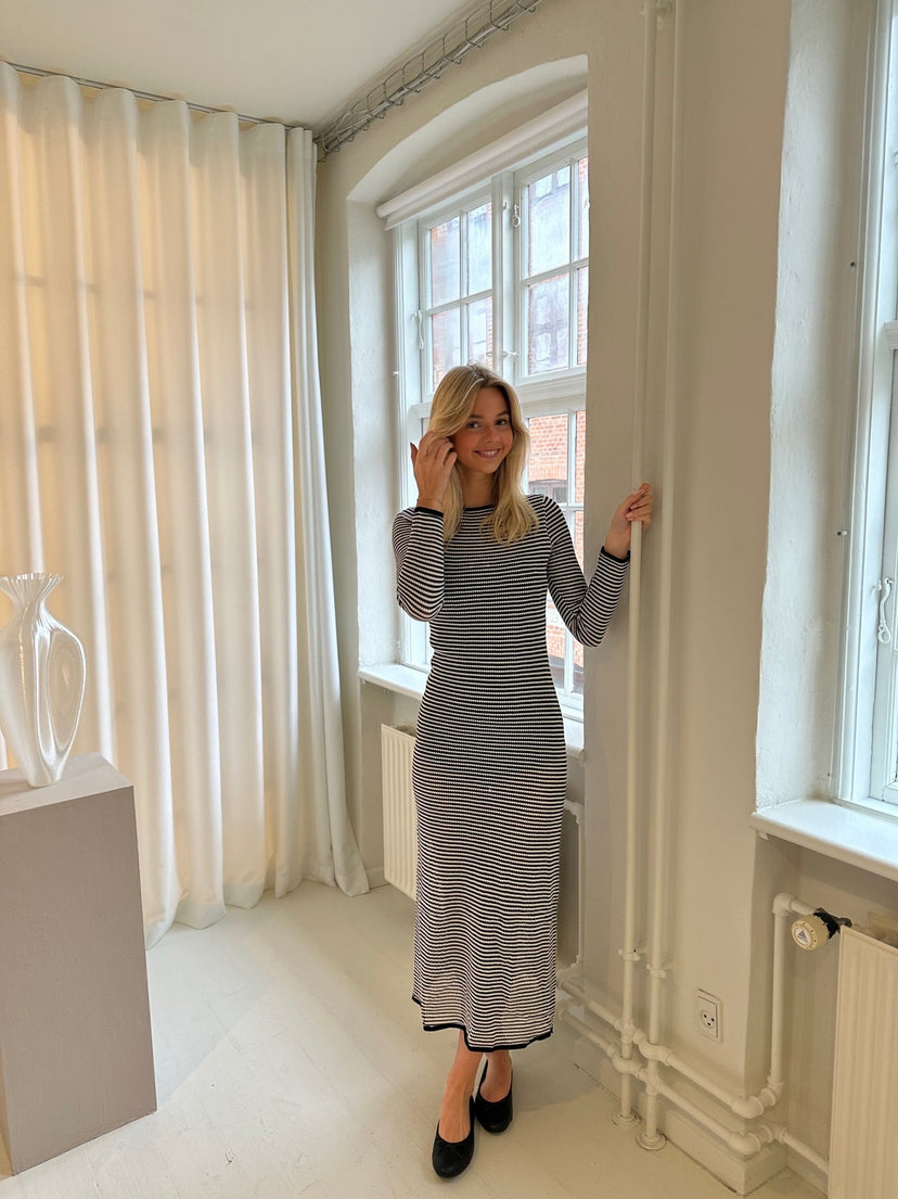 Vivi Dress