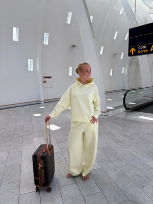 Emma Pocket Pants - Barely Yellow