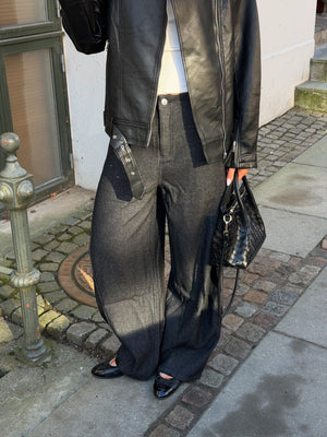 Alberte Oversize Barrel Denim Jeans - Black