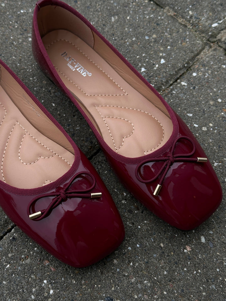 Vera Ballerina - Burgundy