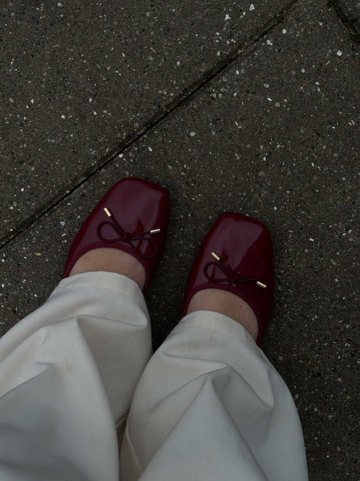 Vera Ballerina - Burgundy