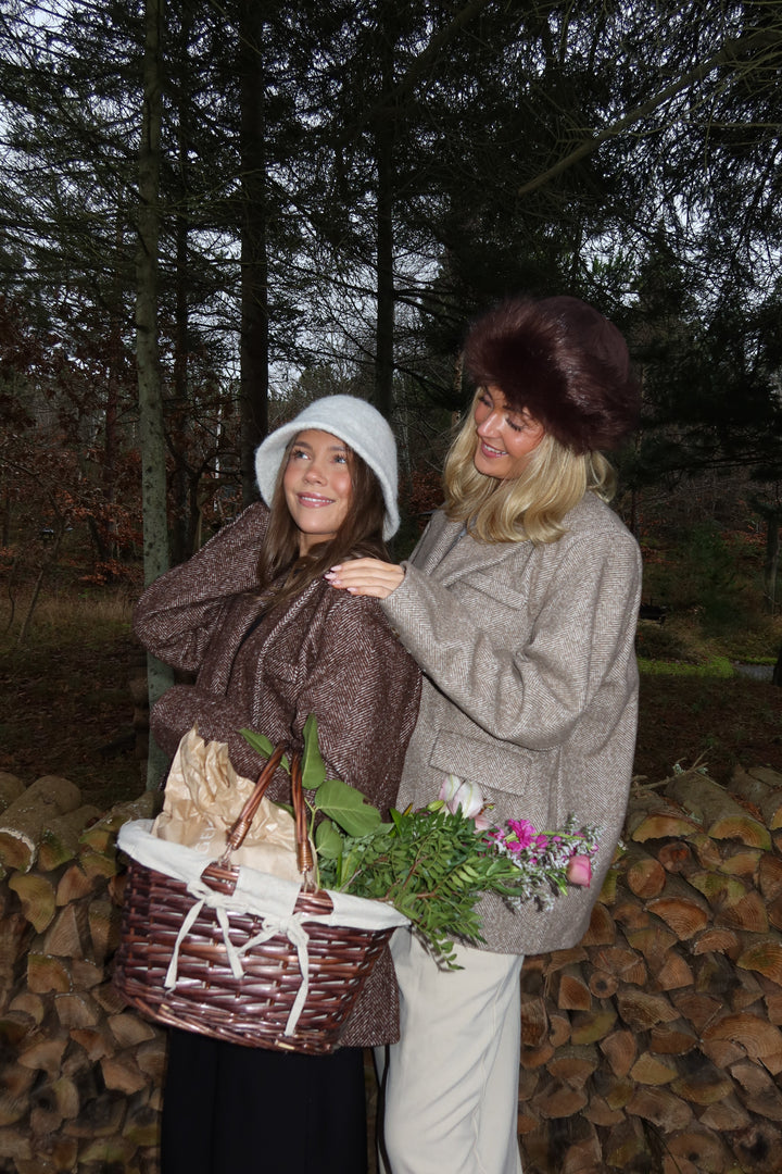Agnete Shearling Hat - Dark Brown