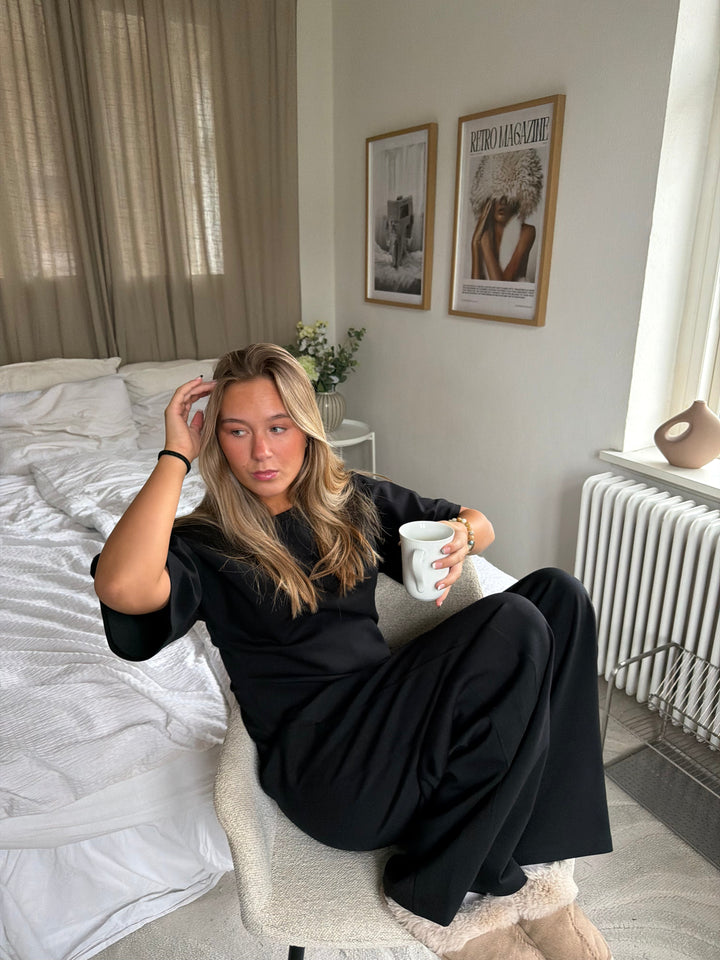 Riley Barrel Leg Sweatpants - Black