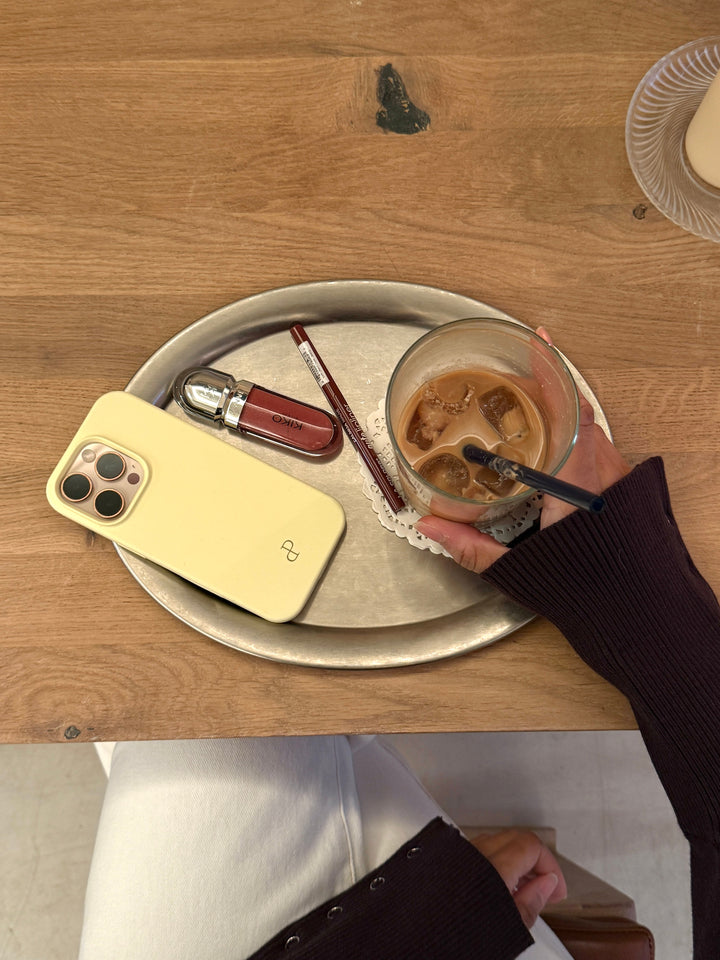 iPhone 15 Pro Cover - Butter Yellow