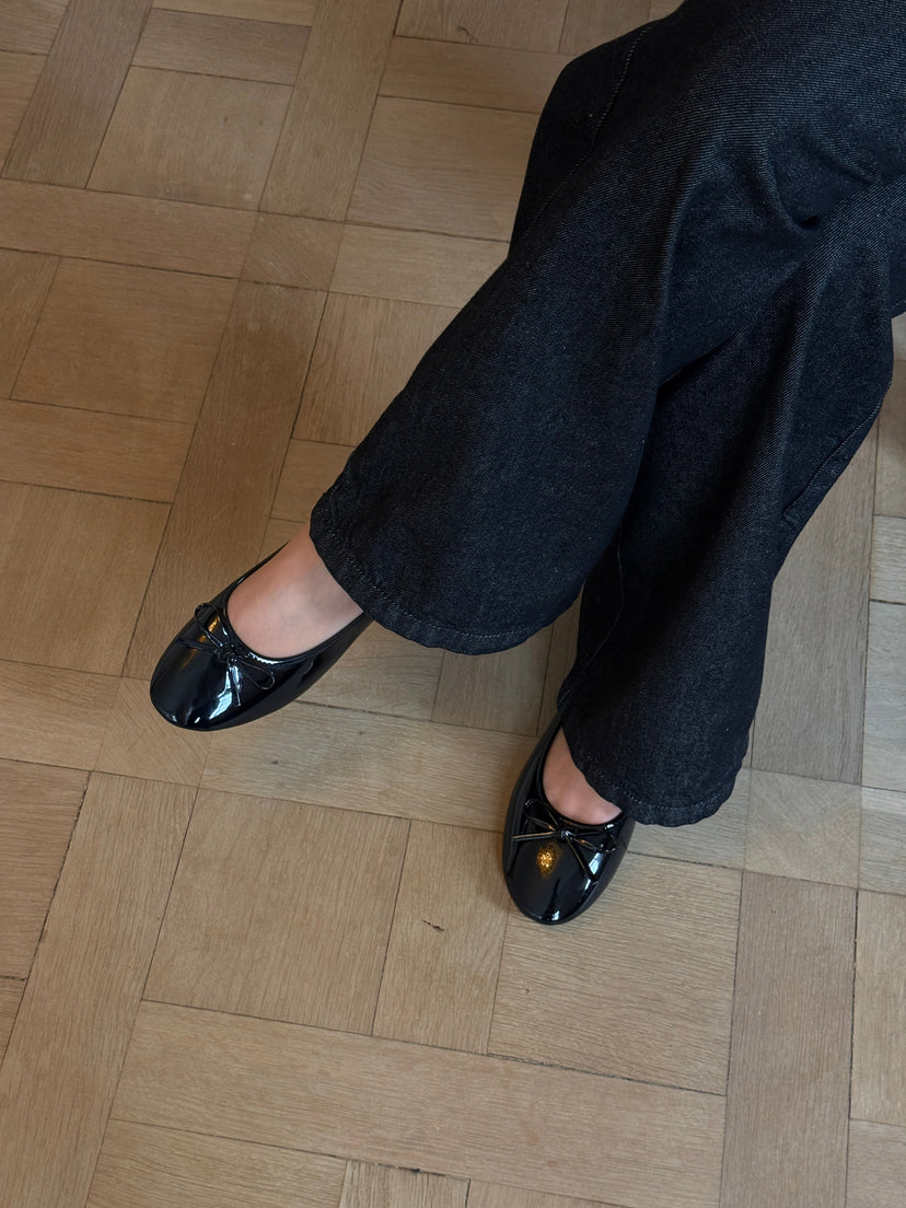 Dora Bow Ballerina - Shiny Black