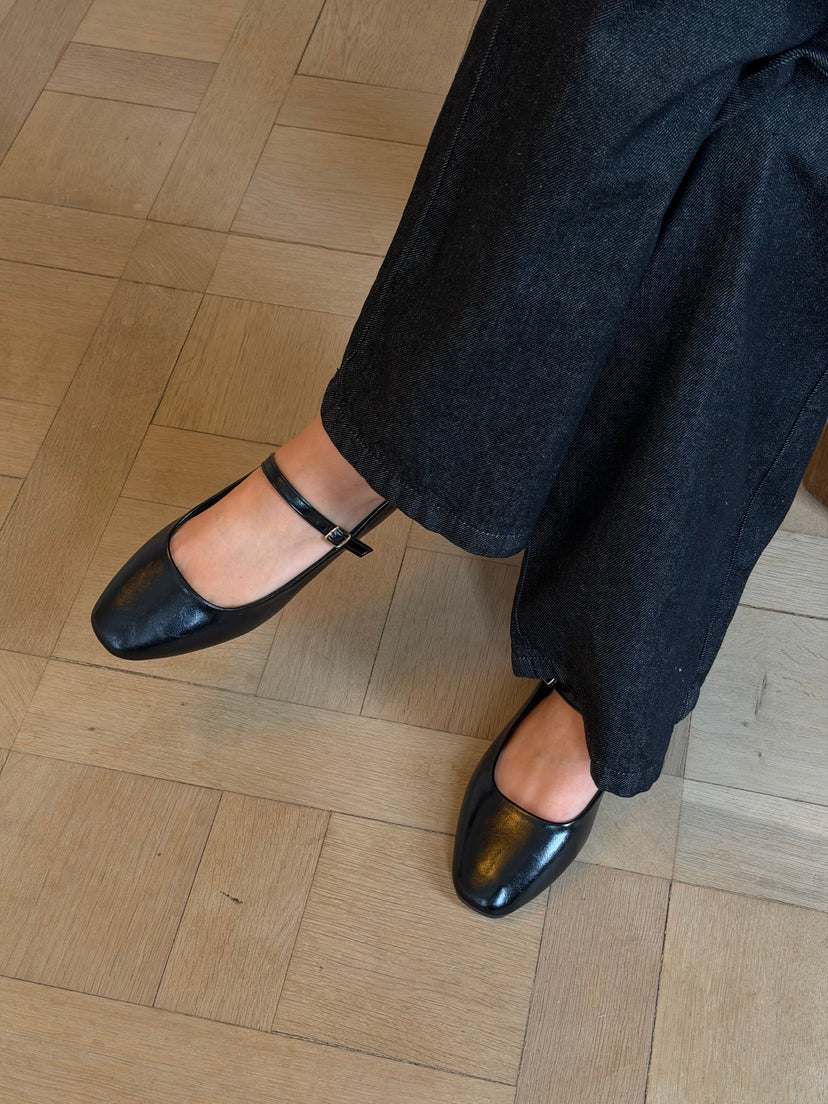 Mary Jane Strap Ballerina - Black