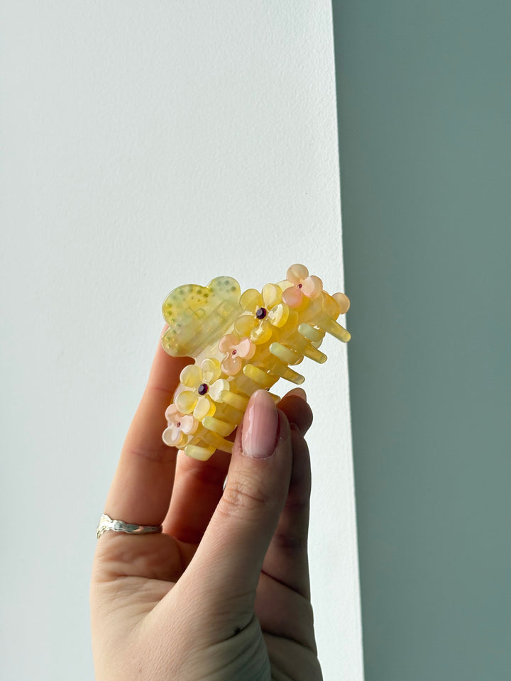 Ellen Flower Hairclip - Yellow