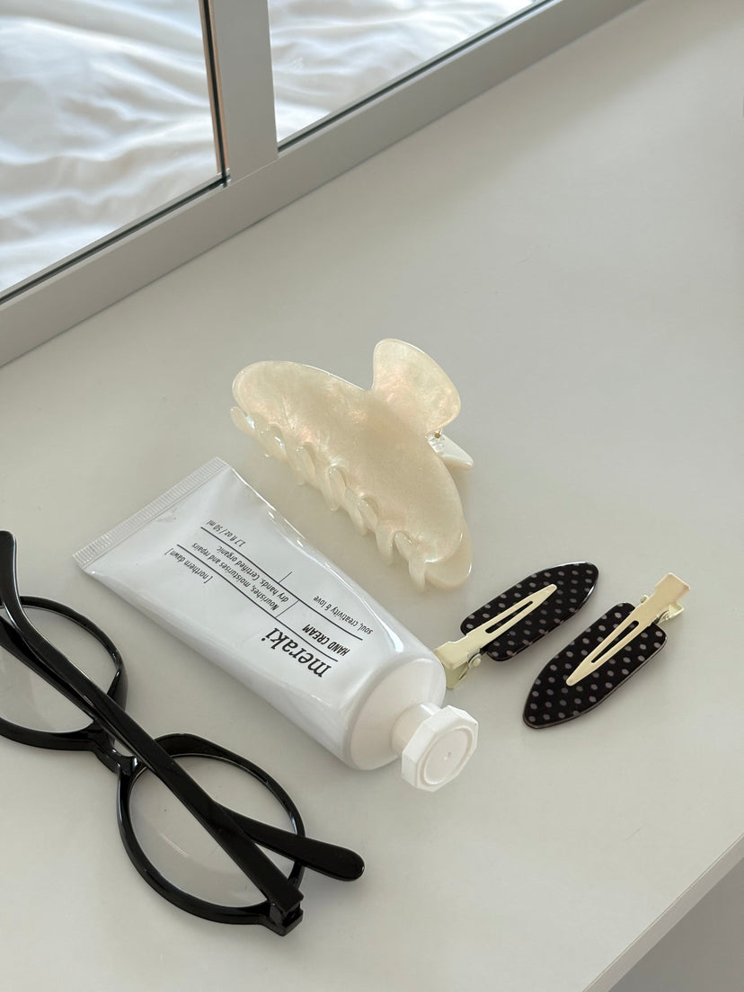 Fiona Glitter Hairclip - White
