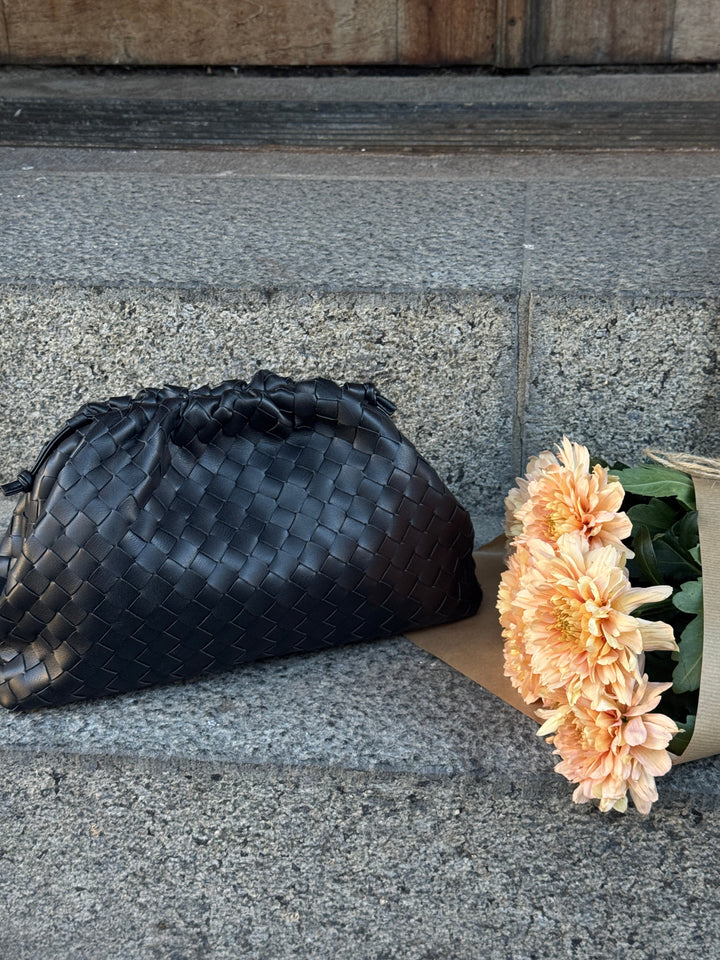 Aya Large Clutch - Black