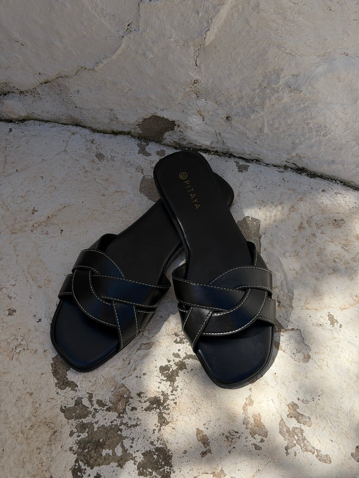 Trine Crossed Flats - Black