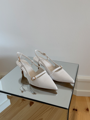 Signe Pumps - White